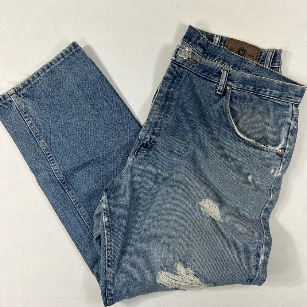 Vintage Wrangler Jeans with Distressed Details